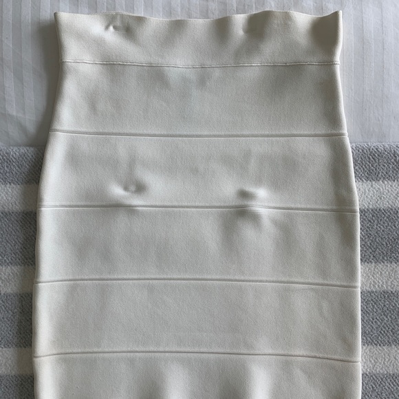 BCBG bodycon skirt - Picture 4 of 4